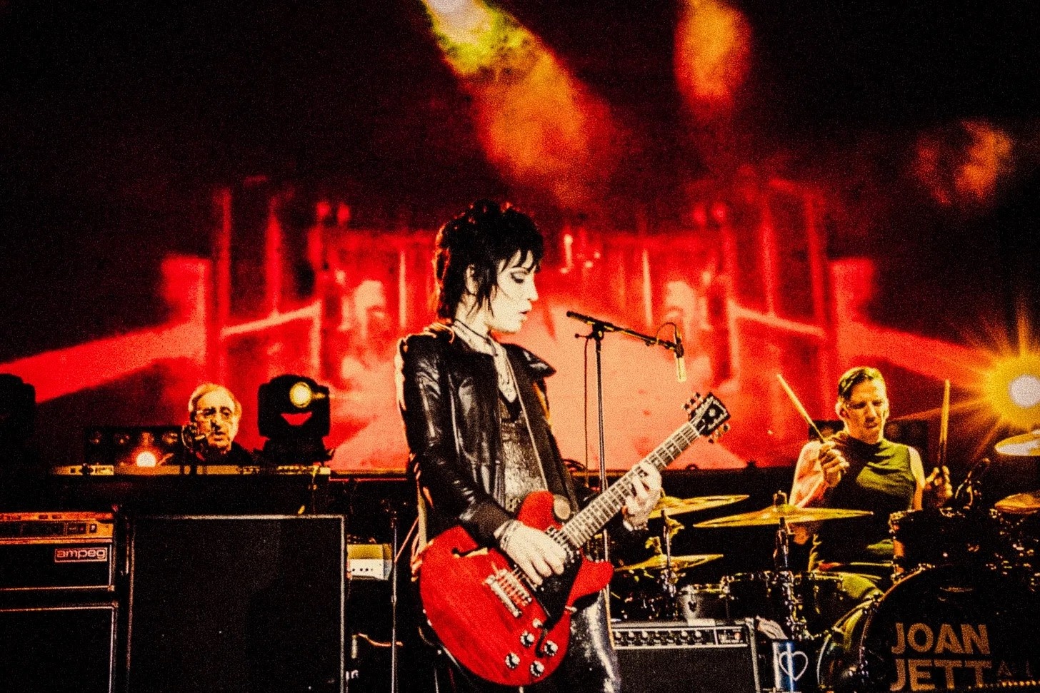 alive-in-the-archive-joan-jett-tfi